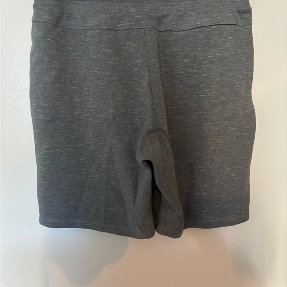 Used Nike Tech Fleece Shorts Dark Gray Size XXL - Picture 2 of 2